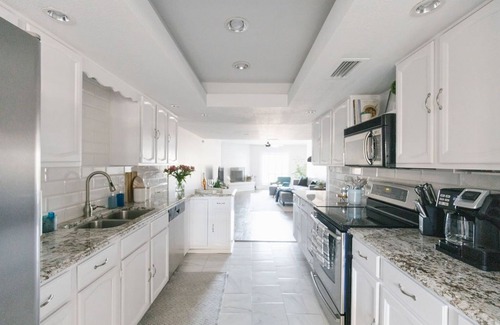 South Scottsdale House | Heart of Old Town - Stylish Townhome - Greenbelt