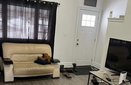 Durham Region House | Heart of Oshawa (Close to Oshawa Centre, Hwy 401, GM Plant, and Parks).