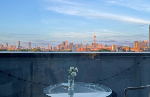 Little Portugal Condo | Heart of Queen West! Perfect 1bedroom condo with terrace and view