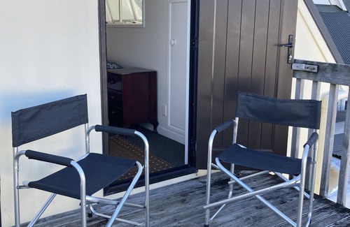 Russell Cottage | Heart of Russell Apartment - Russell Apartment