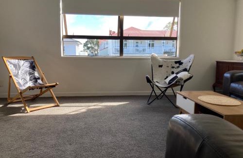 Russell House | Heart of Russell Apartment - Russell Apartment