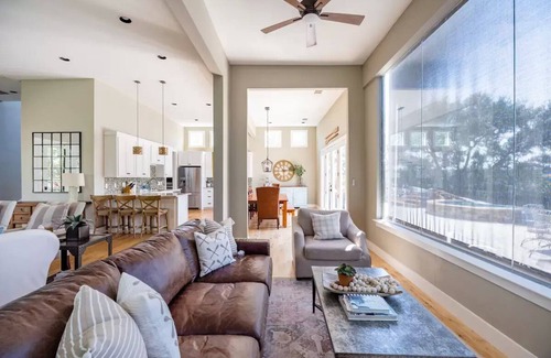 Pedernales Bend House | Heart of Spicewood Pool Hot Tub Balcony King Sized Beds
