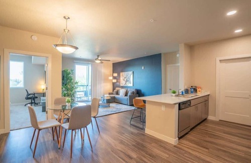 Tempe Apartment | Heart of Tempe | Balcony, Pool, Gym, W/D, Parking