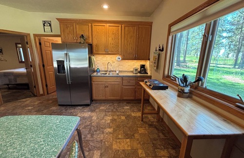 Custer Cabin | Heart of the Black Hills, Bordering National Forest, Fresh Air & Bright Stars!