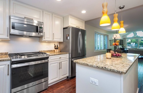 McHenry House | Heart of the Fox River House