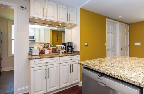 McHenry House | Heart of the Fox River House