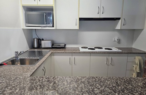 Cranbrook Apartment | Heart of Townsville Serenity