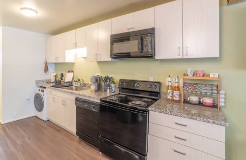 Albuquerque House | Heart of Uptown - Marvel on Marble