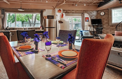 Santa Fe House | Heart of Vibrant Railyard: Downtown Loft/Radiant Heat/Deep Luxurious Soaking Tub