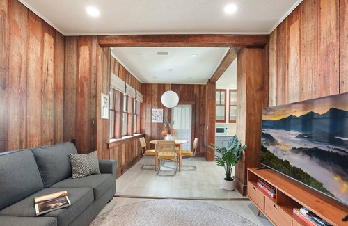 Alachua House | Hearthstone Harmony Retreat! King-Sized Comfort