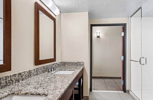 Wheatland Hotel | Heartland Inn and Suites