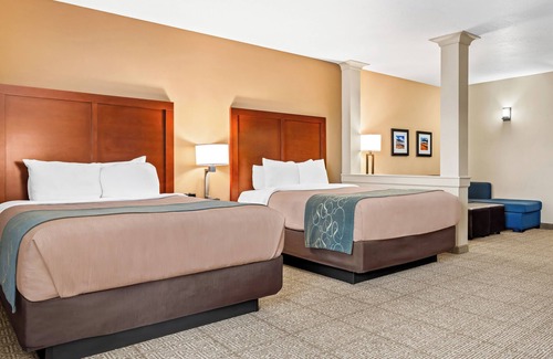 Wheatland Hotel | Heartland Inn and Suites
