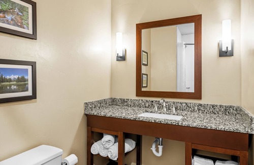 Wheatland Hotel | Heartland Inn and Suites