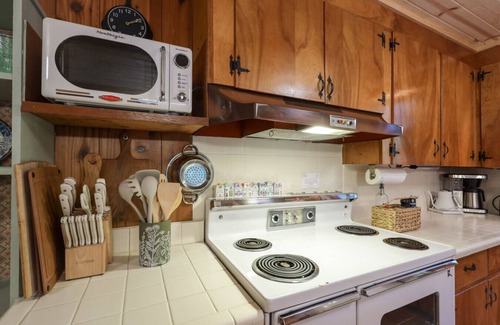 Clayton Apartment | HeartPine Lodge - Rustic+Modern