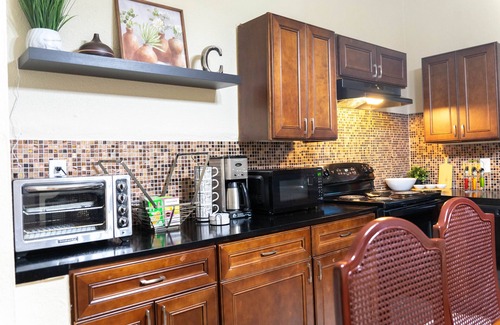 Ybor City House | Heartwarming with pizzazz, located minutes from most attractions in Tampa.