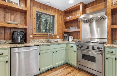 Sundance Cabin | Heartwood - Cozy 2 bedroom Wooded Sundance Cabin