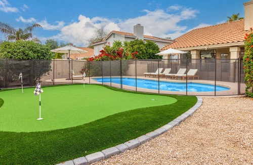 Arabian Views House | Heated+Fenced Pool|Updated Kitchen|Outdoor Dining