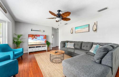 Walsingham House | Heated Pool - 8 min to beach - King Beds