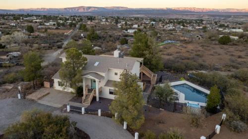Cottonwood-Verde Village House | Heated Pool and Jacuzzi, Scenic Mountain View, Lux and Cozy,