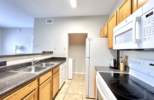 Seminole Condo | Heated Pool🏊‍♂️Beach 5min Drive🏖Gated Complex🍹Grill🔥🌞🏝
