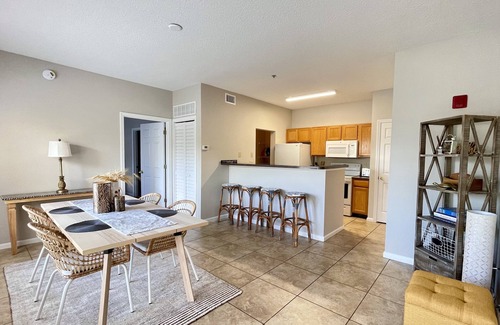 Seminole Condo | Heated Pool🏊‍♂️Beach 5min Drive🏖Gated Complex🍹Grill🔥🌞🏝
