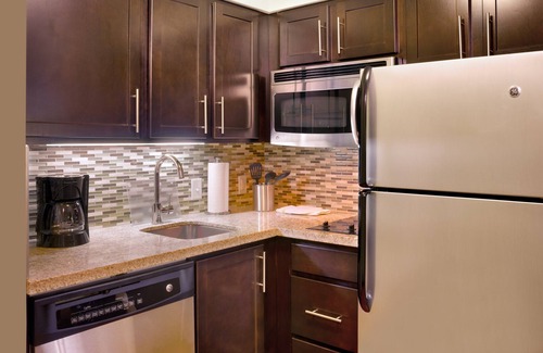Midvale Apartment | Heated Pool & Hot Tub + Free Breakfast Buffet. Great Location! Close to Jordan Landing