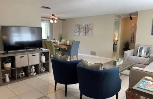 Oakland Hills House | Heated Pool House On Golf Course/7 min from Beach - Discounted