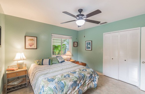 Bayview House | Heated Pool in Paradise, Walk Downtown and Marina