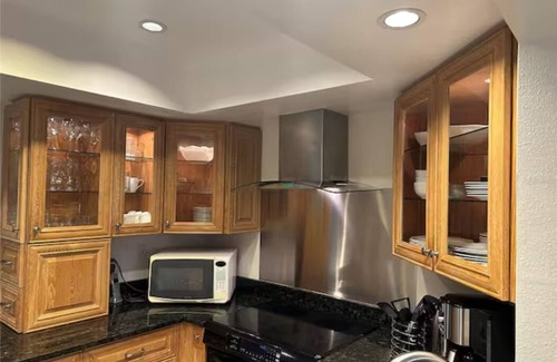 Sarasota Villa | Heated pool/Jacuzzi/Pickleball/3637YPC