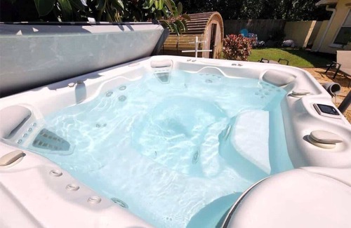 Lutz House | Heated pool, Jacuzzi & Sauna! Tampa, FL