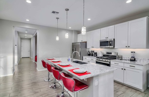 Maricopa County House | Heated Pool! King Bed, Pool Table, Ping Pong