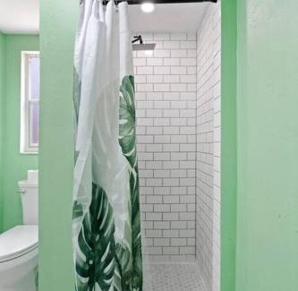 Clearwater House | Heated Pool-King Bed-Pets OK