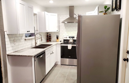 West San Antonio House | HEATED POOL! Lackland AFB, Six Flags, SeaWorld, The Riverwalk, Shopping