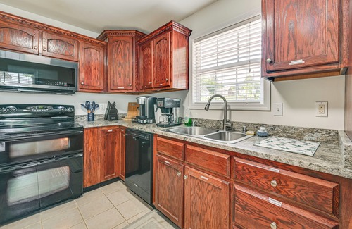 Mount Vernon House | Heated Pool, Lake Views & Dock: Mt Vernon Getaway!