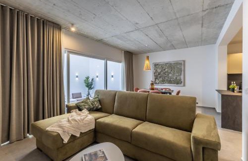 St. Andrew's Apartment | Heated Pool Luxury in Pembroke St Julians
