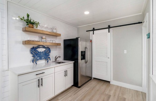 Gulf Gate Estates House | Heated pool on the water - under 10 mins to beaches!