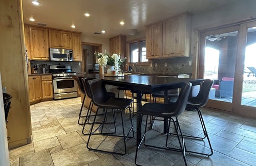 Page House | Heated Pool.Panoramic Views 4 Bed 2.5 Ba Central Location