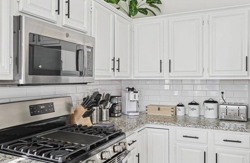 DeSoto House | ❤ Heated pool, Private Gym, Gaming room & Pizza oven-Your perfect Vacation ❤