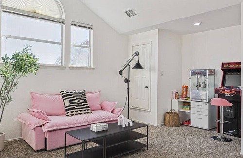 DeSoto House | ❤ Heated pool, Private Gym, Gaming room & Pizza oven-Your perfect Vacation ❤