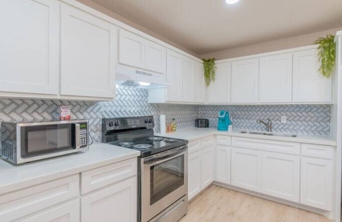 South Padre Island Condo | Heated Pool, Top-Floor Condo @ Beach Centern