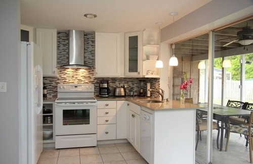 Gulf Gate Estates House | Heated private pool and spa home close to Siesta Key Beach