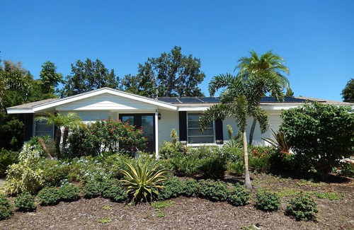 Gulf Gate Estates House | Heated private pool and spa home close to Siesta Key Beach