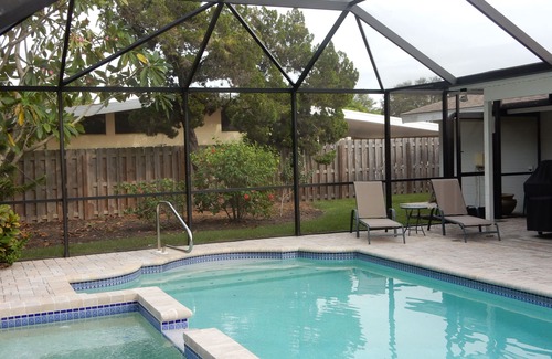 Gulf Gate Estates House | Heated private pool and spa home close to Siesta Key Beach