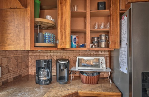 Independence House | Heated Salt Water Pool and Lrg Home l Spring Break! Close to Soccer + Royals