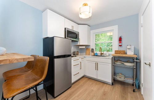 Old Orchard Beach Condo | Heated Saltwater Pool Short Walk to Beach Pier 2