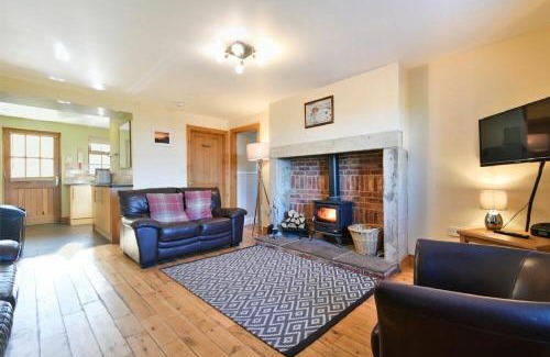 Bamburgh House | Heather Cottages - Godwit
