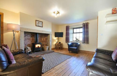 Bamburgh House | Heather Cottages - Godwit
