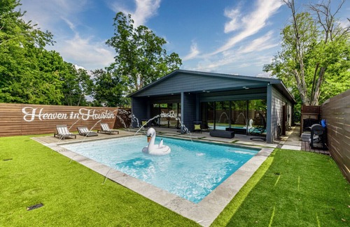 OST - South Union House | Heaven in Houston with pool near downtown