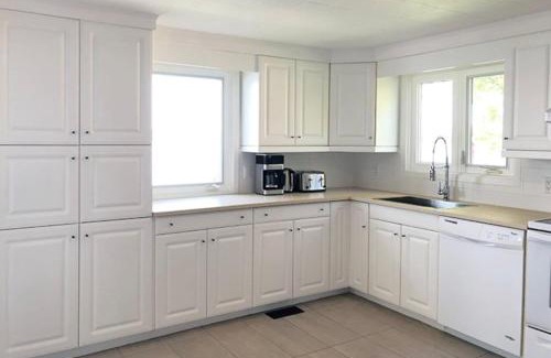 Consecon House | Heaven on Huycks Bay