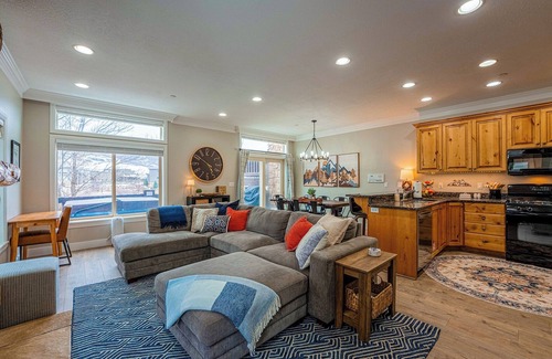 Ogden House | Heaven's Gate | Pool | Hot Tub | Pickleball